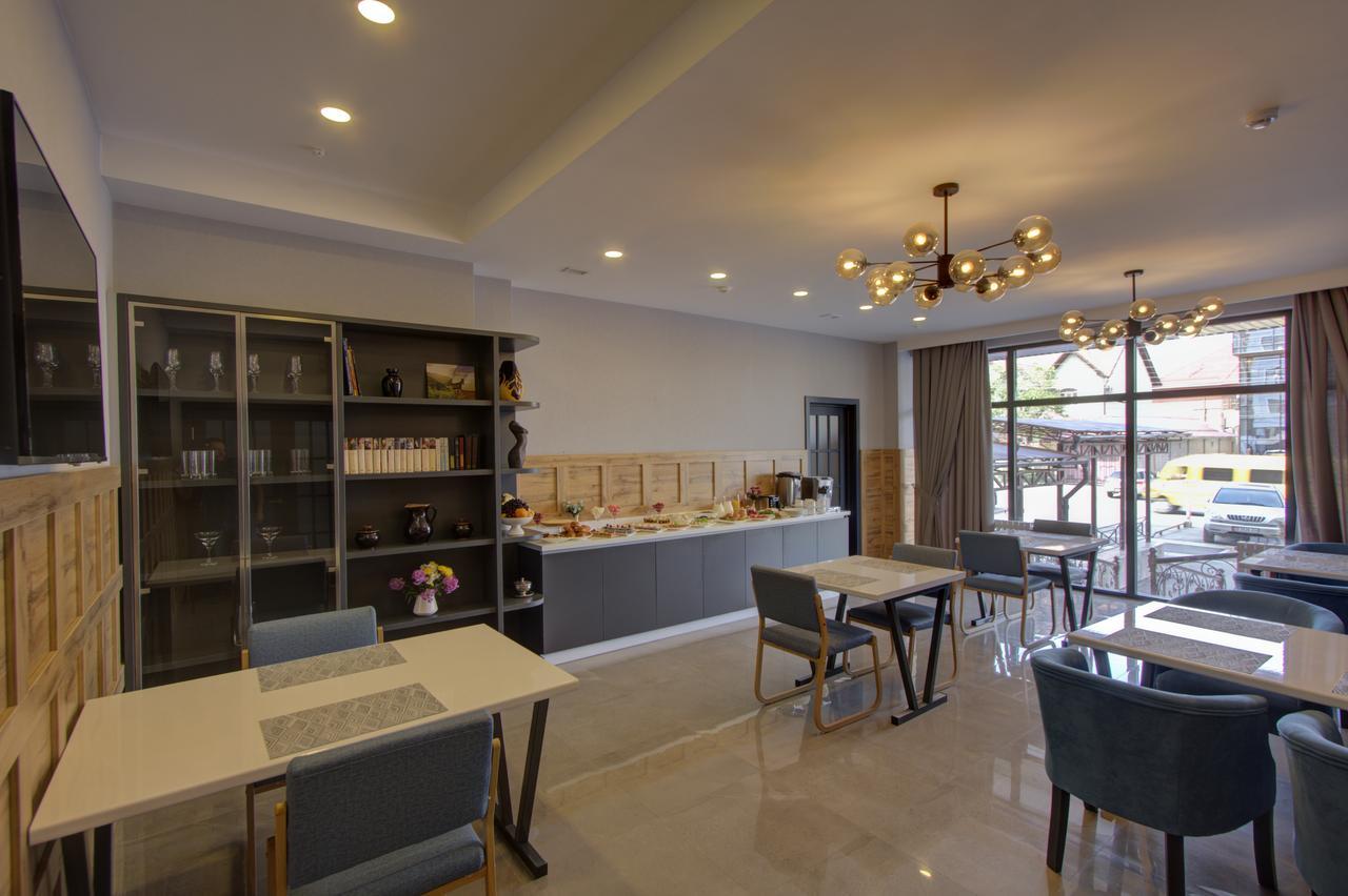 Aurum Hotel Μπισκέκ Εξωτερικό φωτογραφία
